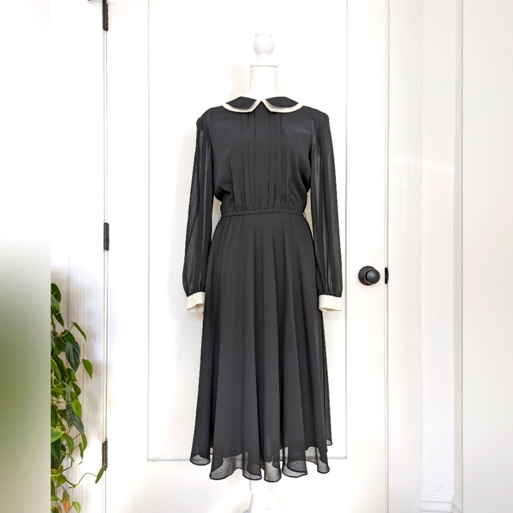 Vintage Pierre Cardin Black Dress w/white collar - size 6